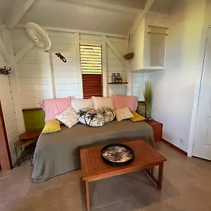 Hébergement de vacances Bungalow, Les Fleurs Du Colibri, Bouillante